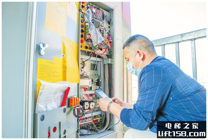 326海口电梯加装_电梯之家.jpg