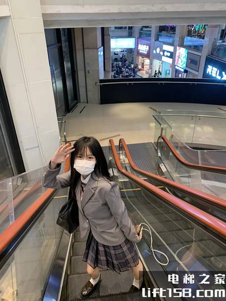 电梯拍照_电梯之家.jpg