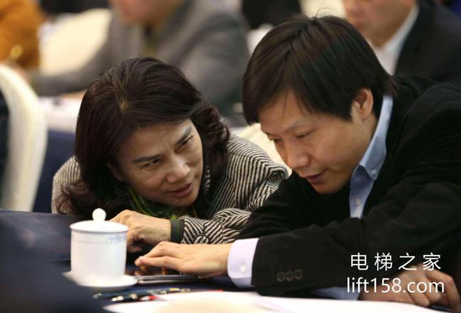 雷军董明珠_电梯之家.jpg 雷军董明珠_电梯之家.jpg