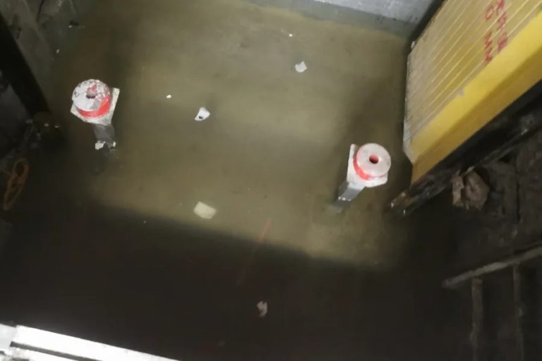 电梯积水2.jpg
