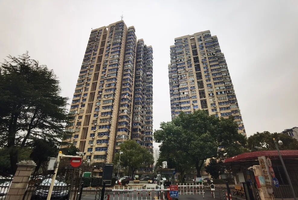 春节前，上海市嘉定区至少320台老旧电梯将完成换新