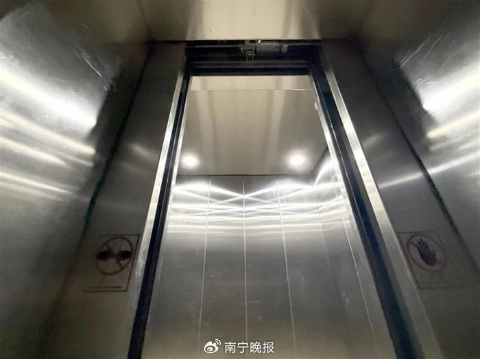 两小区电梯烦心 居民盼解出行忧